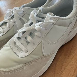Nike Women’s Waffle Debut